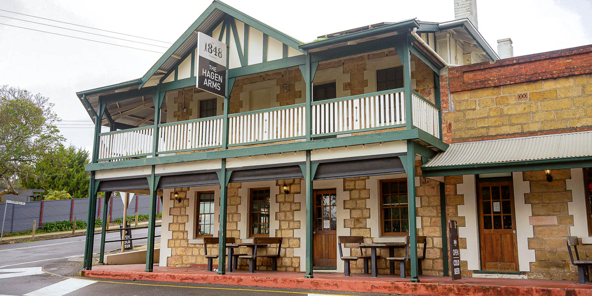 Hagen Arms Hotel and Vacant Land (optional purchase)  Photo